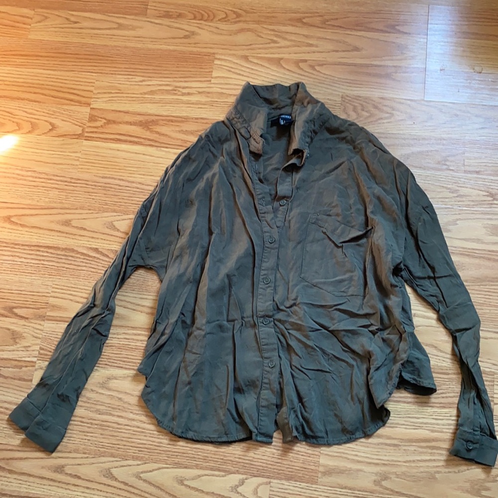 green button up